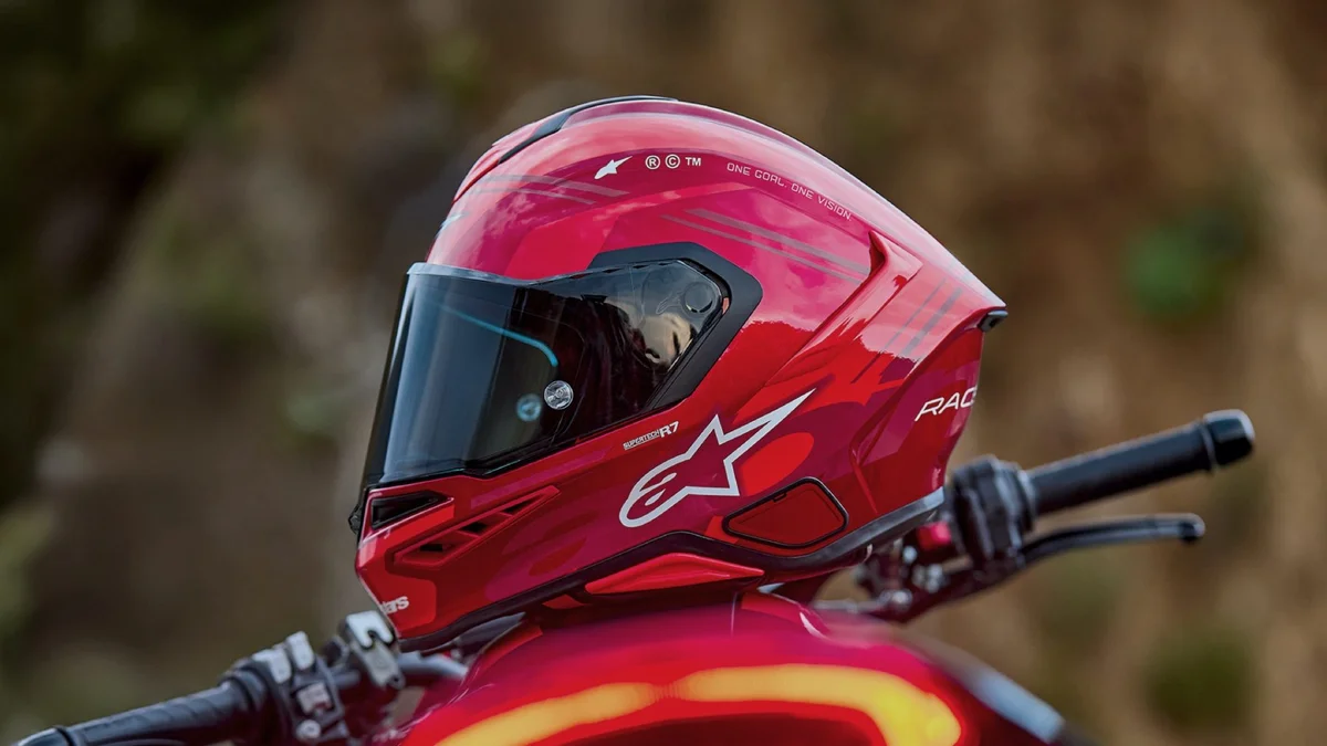 Alpinestars introduceert nieuwe Supertech R7 integraalhelm