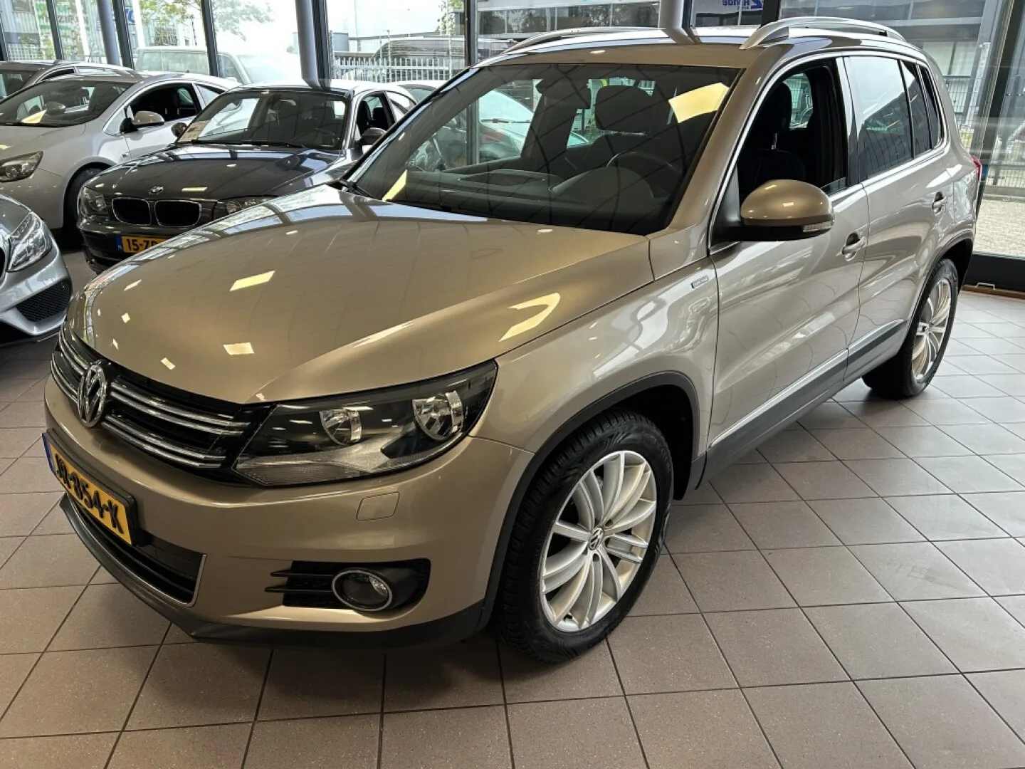 Volkswagen Tiguan (2015) — foto 1