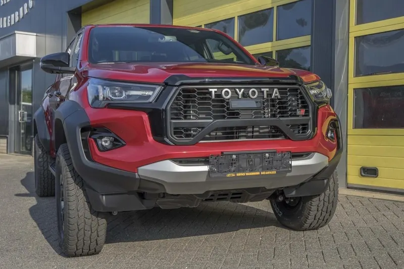 Toyota Hilux (2024)