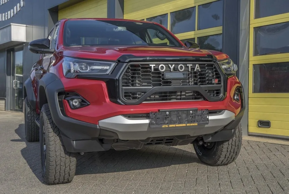 Toyota Hilux (2024) — foto 1