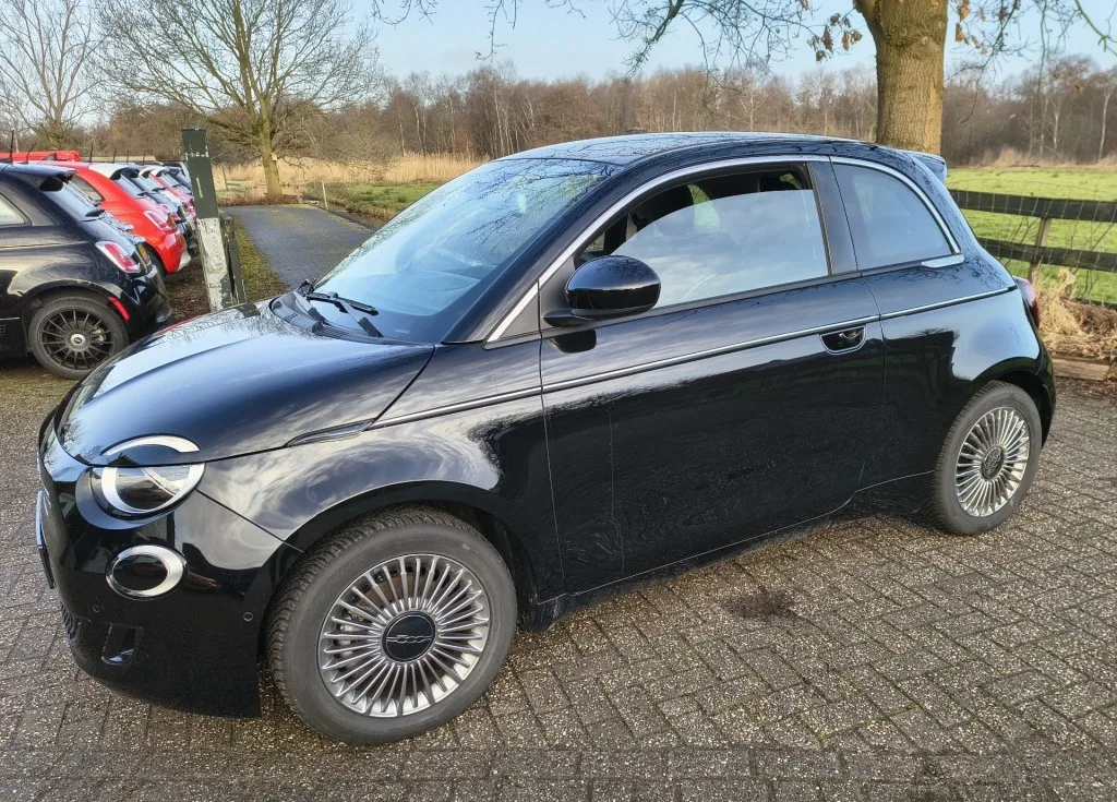 Fiat 500e (2023) — foto 1