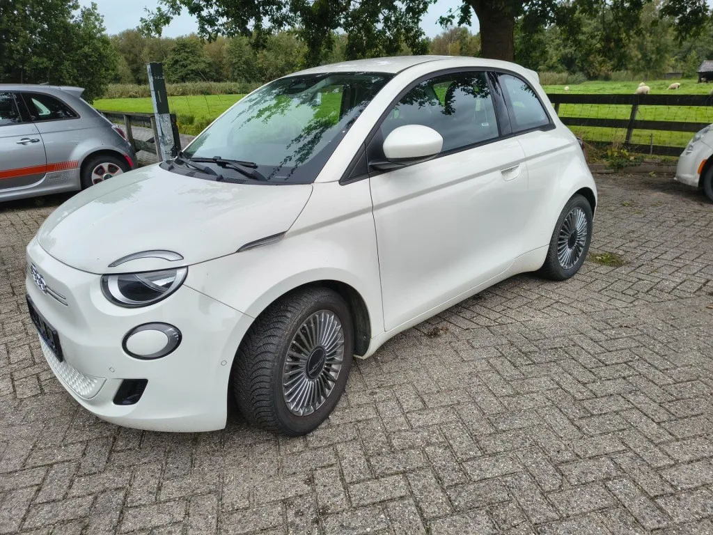 Fiat 500e (2023) — foto 1