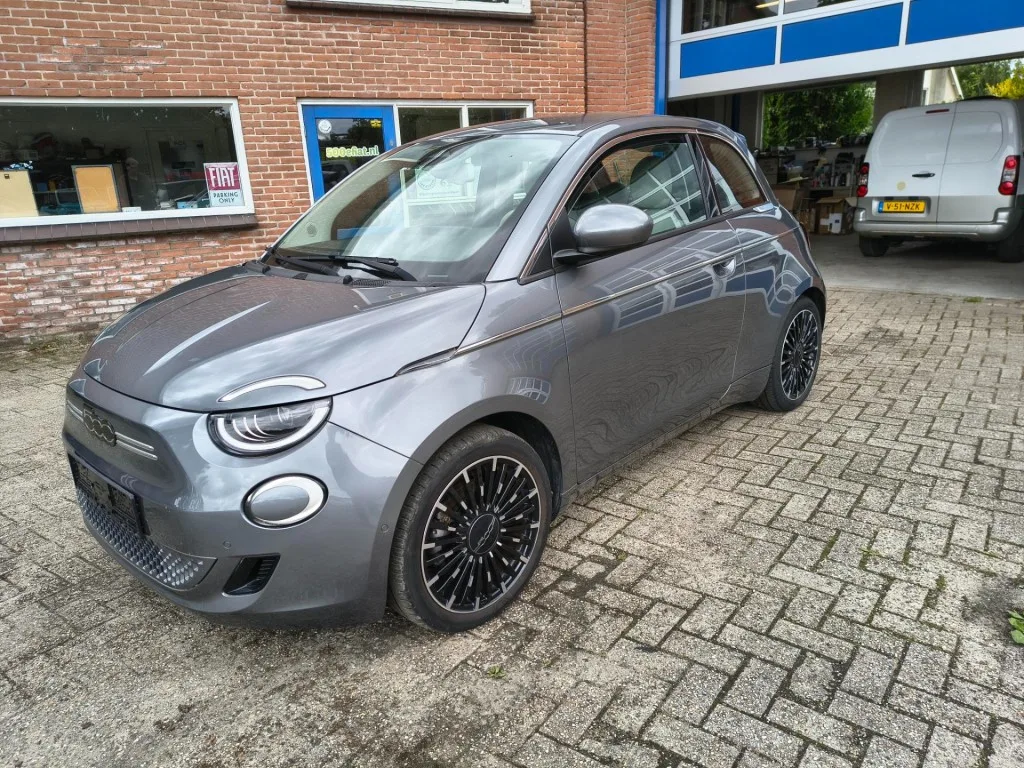 Fiat 500e (2023) — foto 1