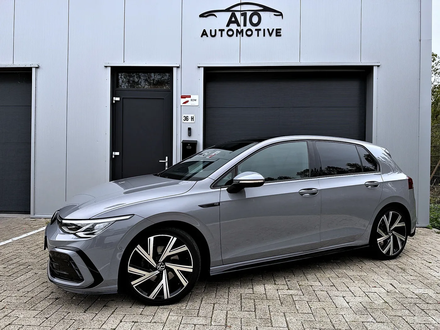 Volkswagen Golf (2021) — foto 1