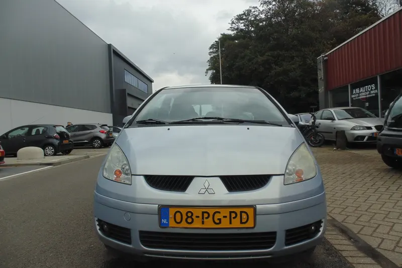 Mitsubishi Colt (2004)