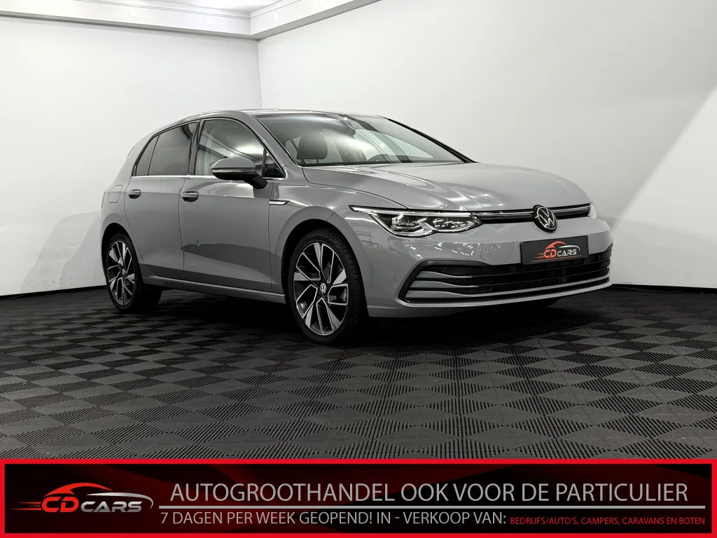 Volkswagen Golf (2021) — foto 1