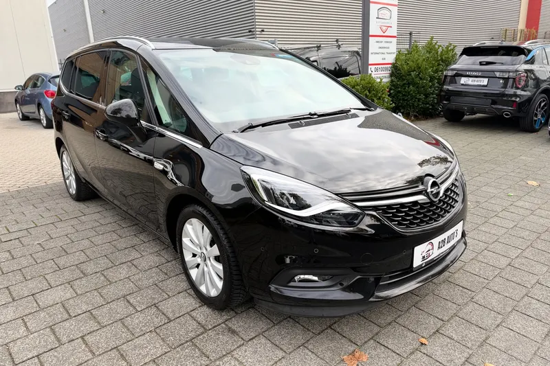 Opel Zafira (2018)