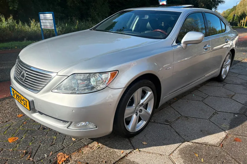 Lexus LS (2007)