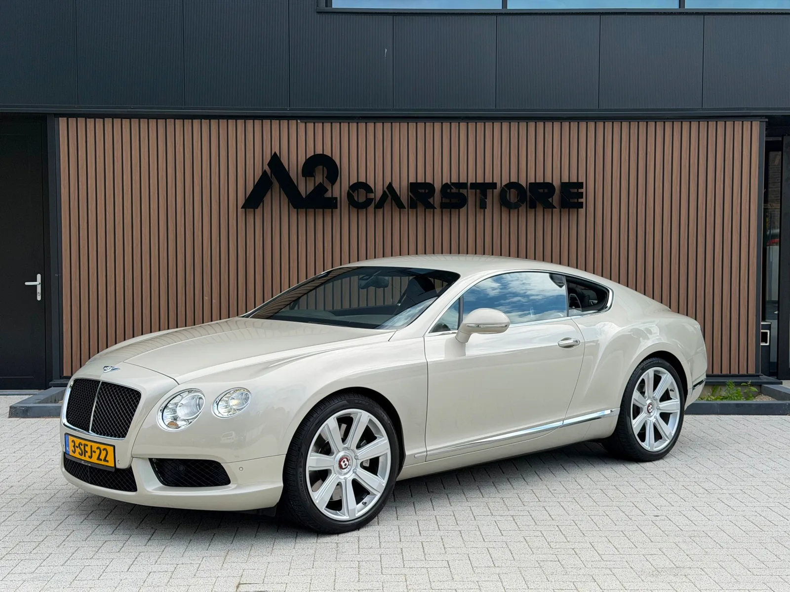 Bentley Continental GT (2012) — foto 1