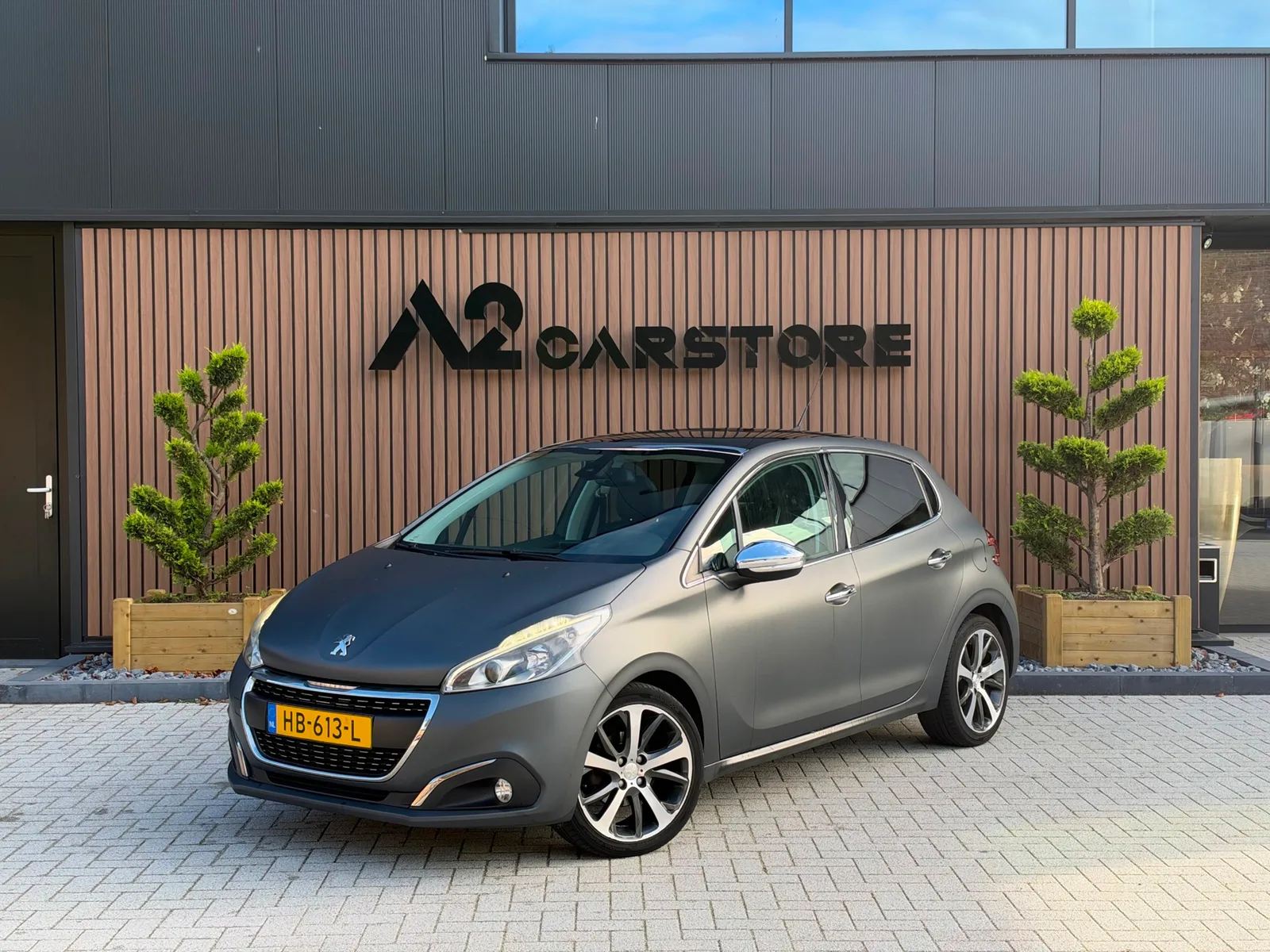 Peugeot 208 (2015) — foto 1