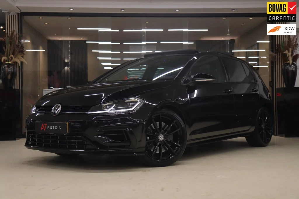 Volkswagen Golf (2019) — foto 1