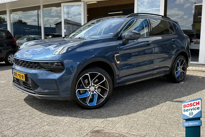 Lynk & Co 01 (2022)