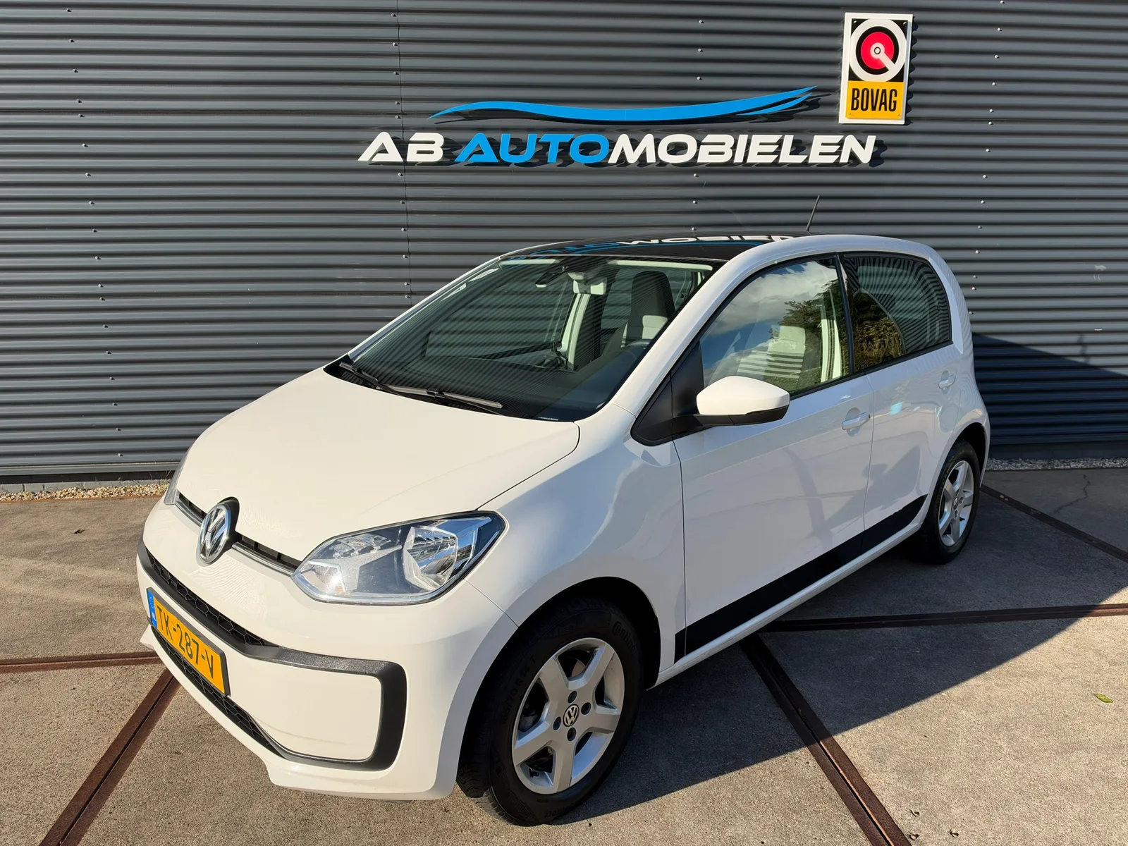 Volkswagen Up! (2018) — foto 1