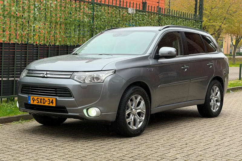 Mitsubishi Outlander (2013)