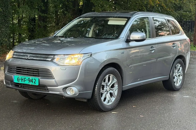 Mitsubishi Outlander (2013)