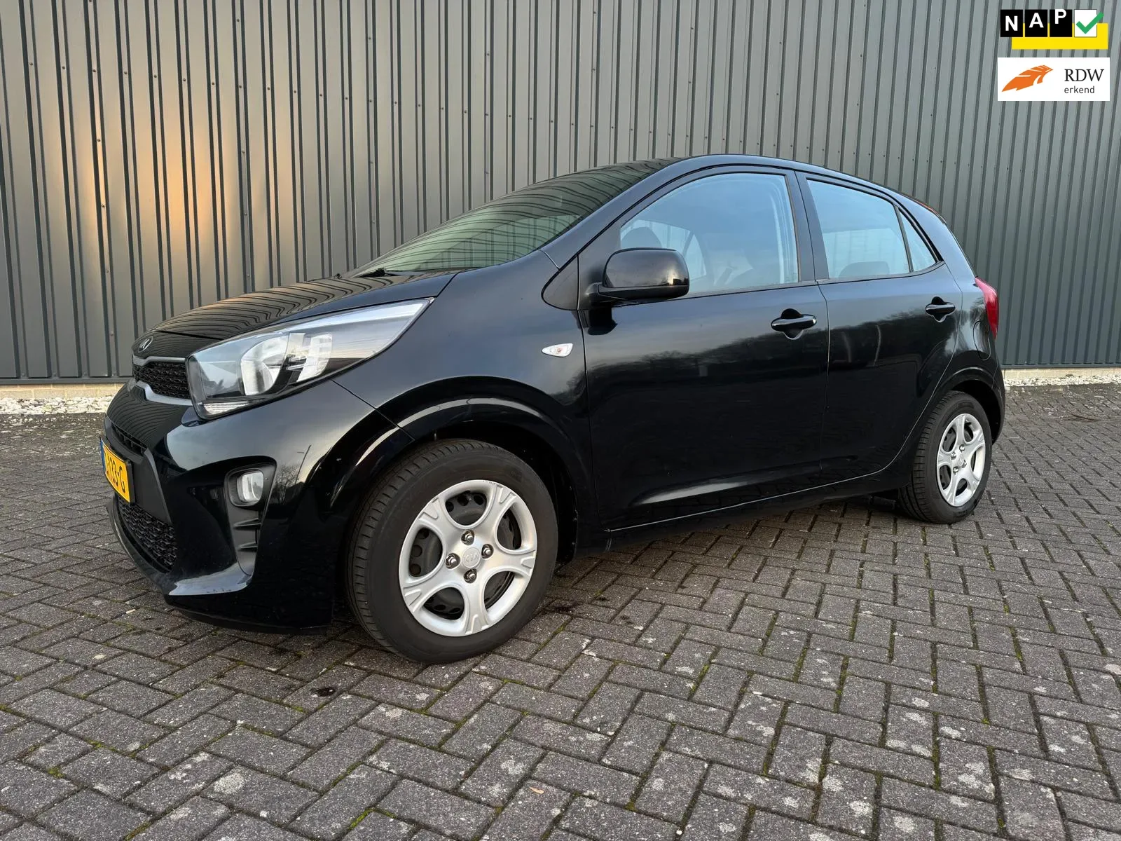 Kia Picanto (2018) — foto 1