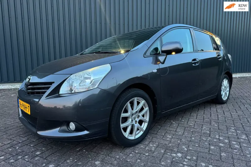 Toyota Verso (2011)