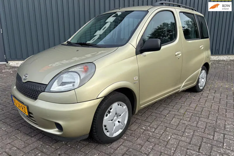 Toyota Yaris Verso (2002)