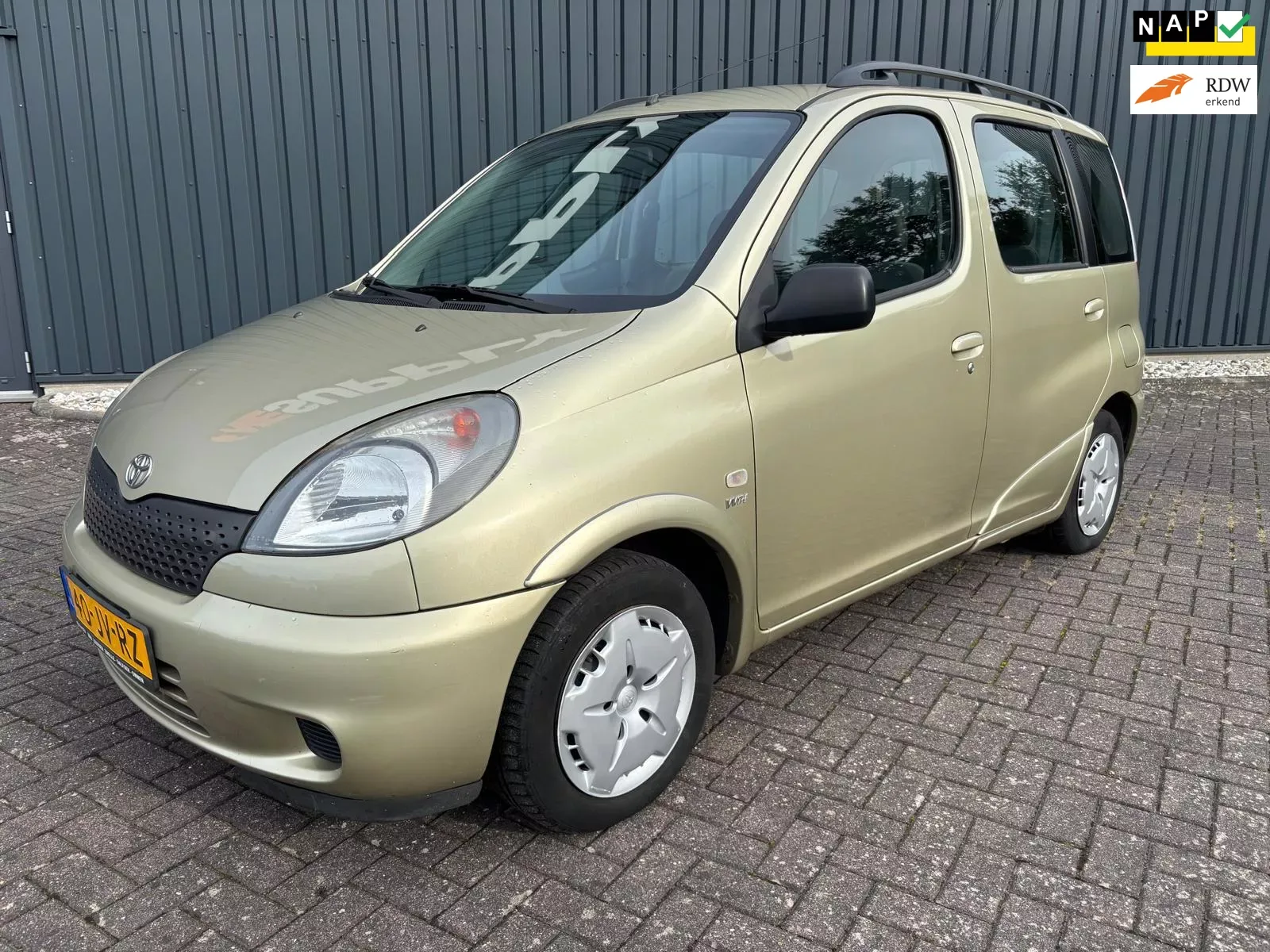 Toyota Yaris Verso (2002) — foto 1