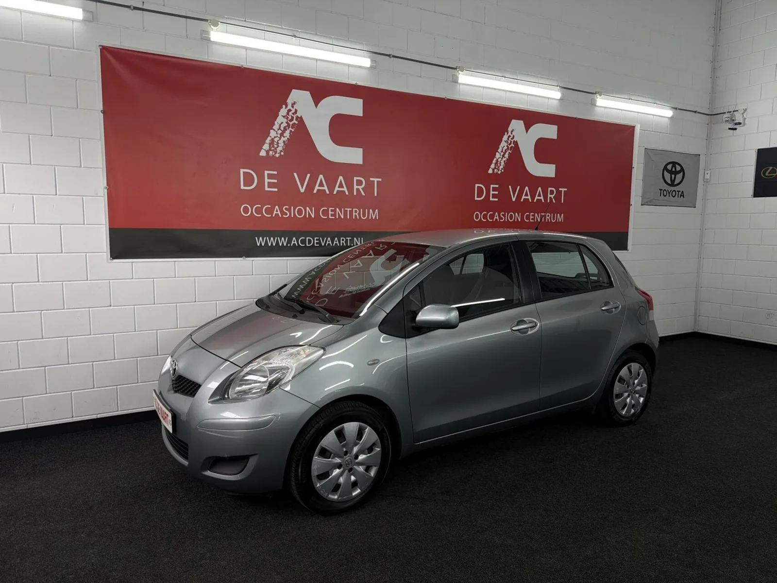 Toyota Yaris (2009) — foto 1