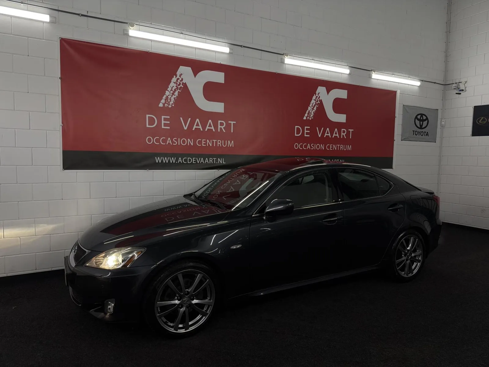 Lexus IS (2008) — foto 1