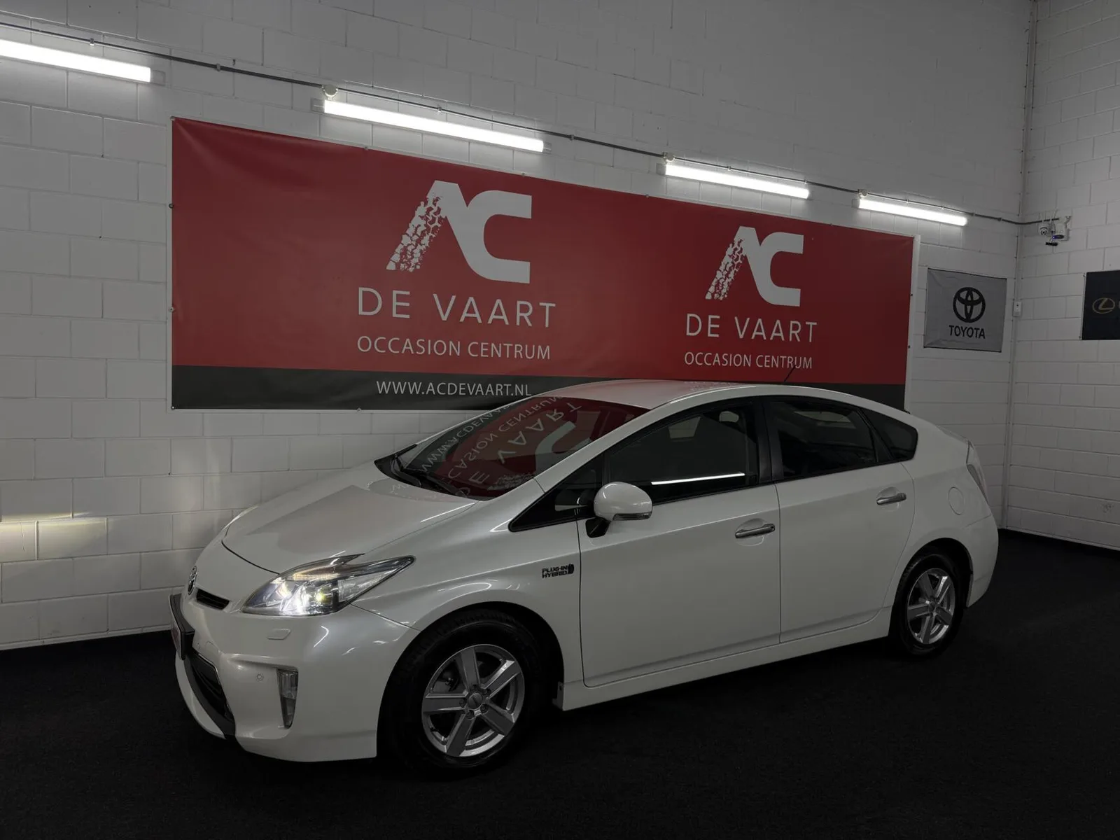 Toyota Prius (2013) — foto 1