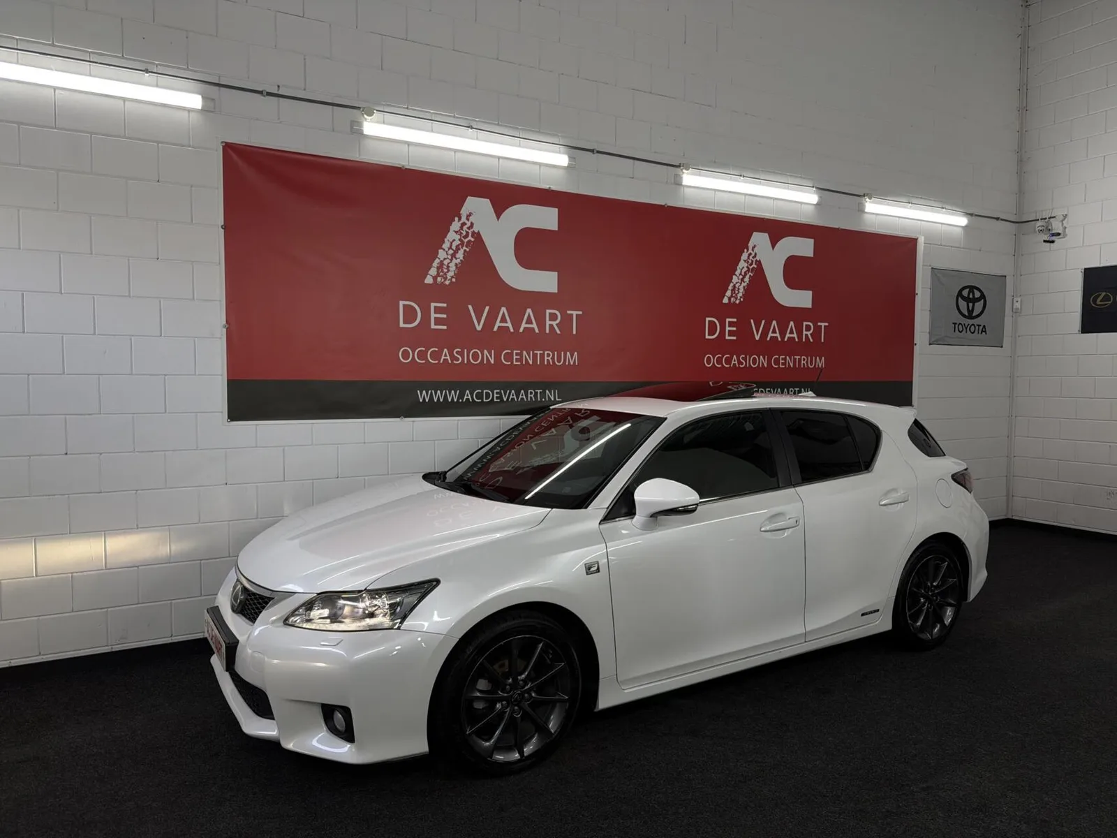 Lexus CT (2012) — foto 1