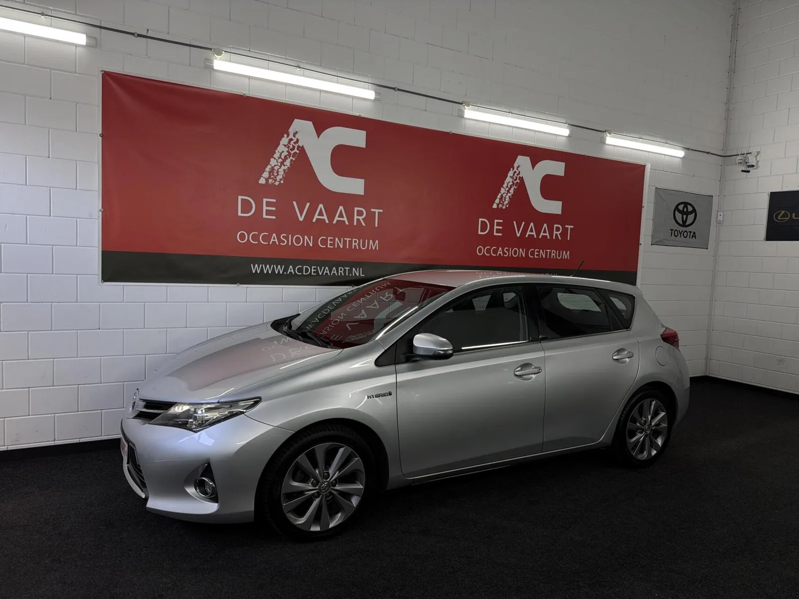 Toyota Auris (2014) — foto 1