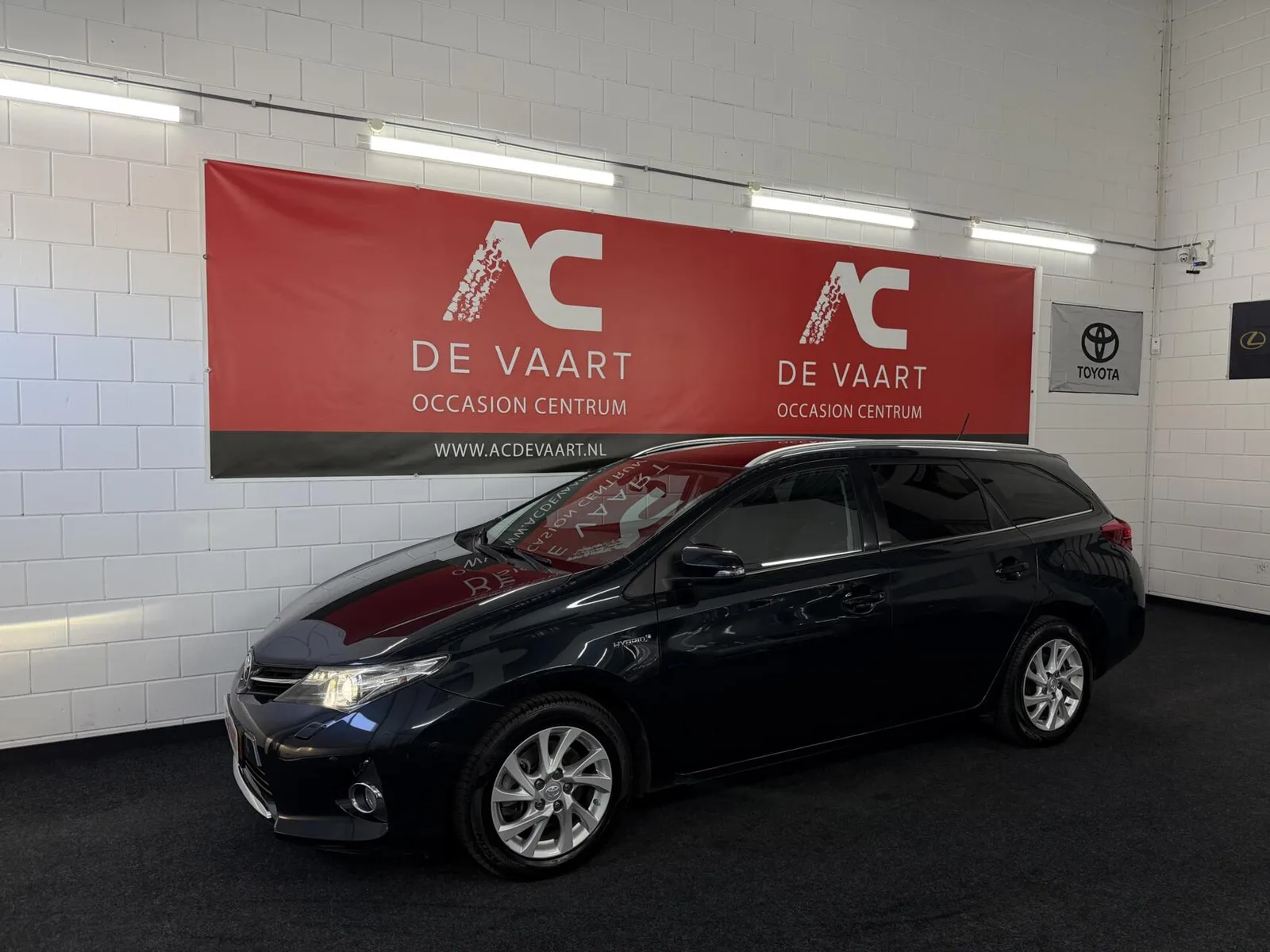 Toyota Auris (2014) — foto 1
