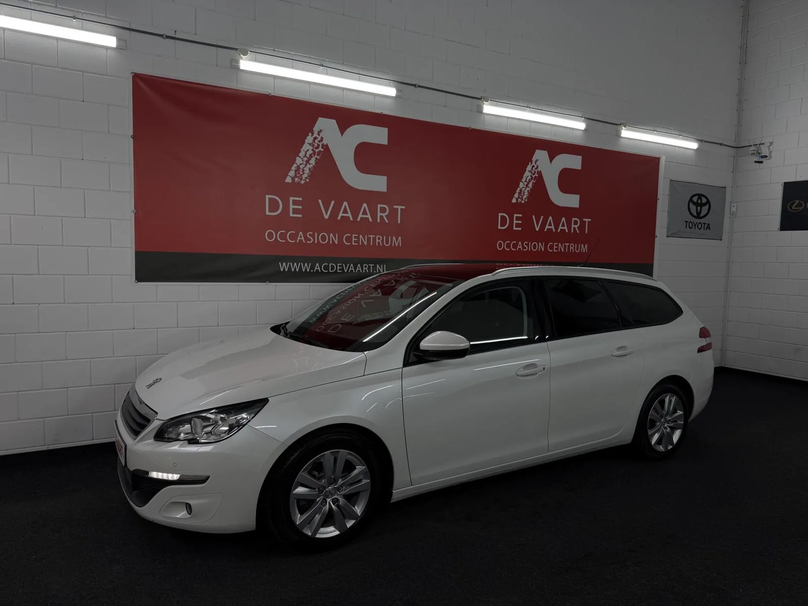 Peugeot 308 (2017) — foto 1