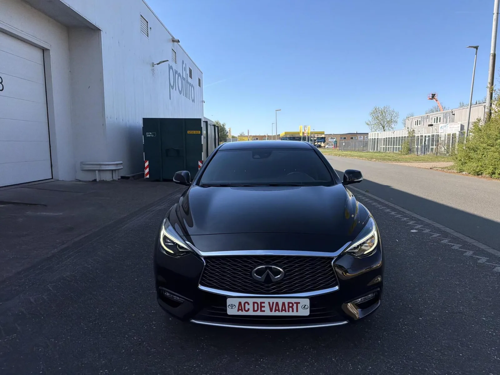 Infiniti Q30 (2017) — foto 1
