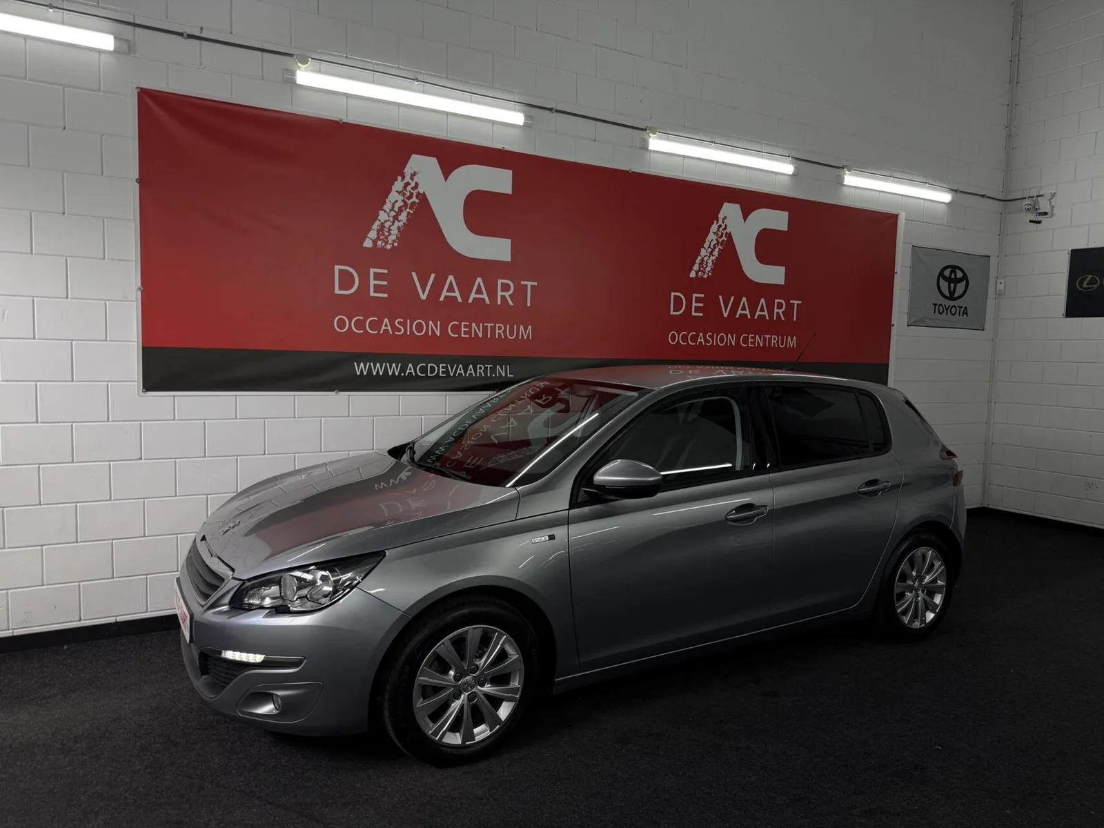 Peugeot 308 (2016) — foto 1