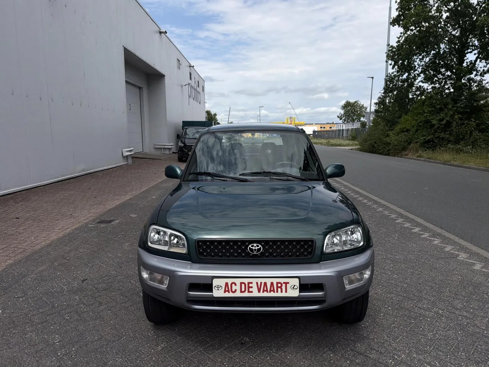 Toyota RAV4 (2000) — foto 1