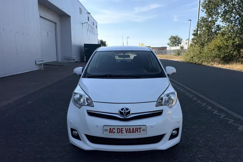 Toyota Verso (2012)