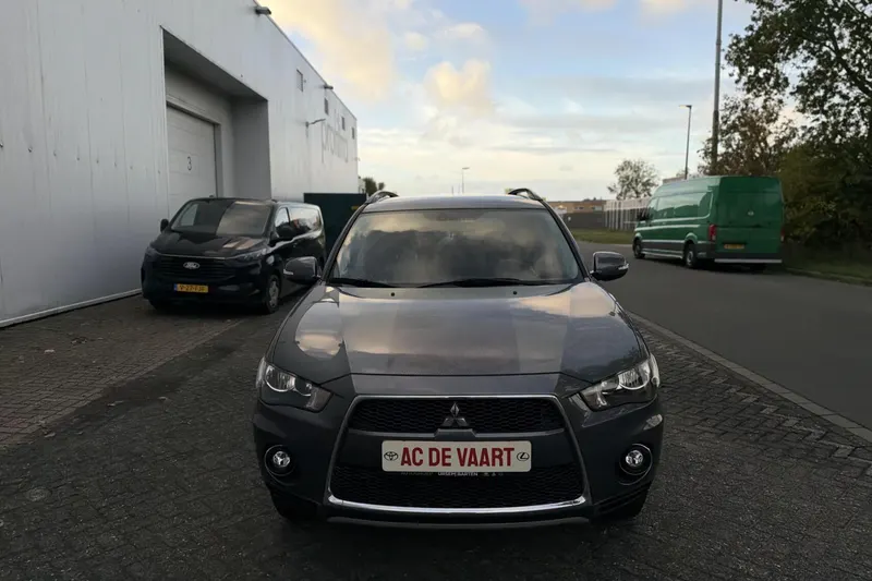 Mitsubishi Outlander (2010)