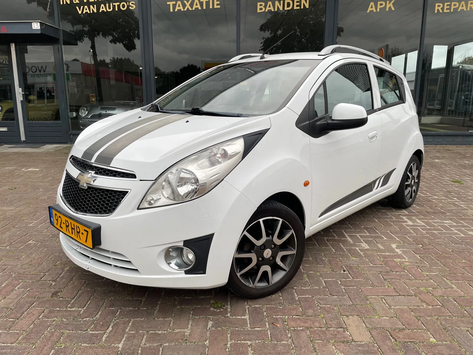 Chevrolet Spark (2011) — foto 1