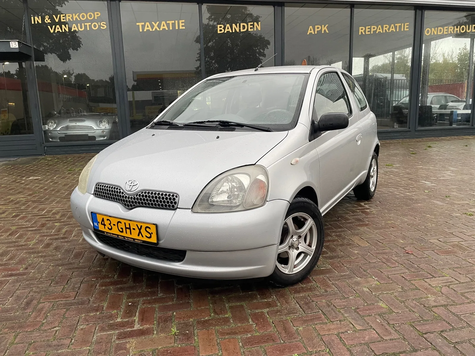 Toyota Yaris (2000) — foto 1