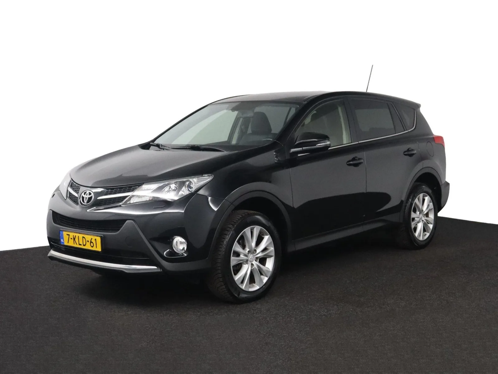 Toyota RAV4 (2013) — foto 1