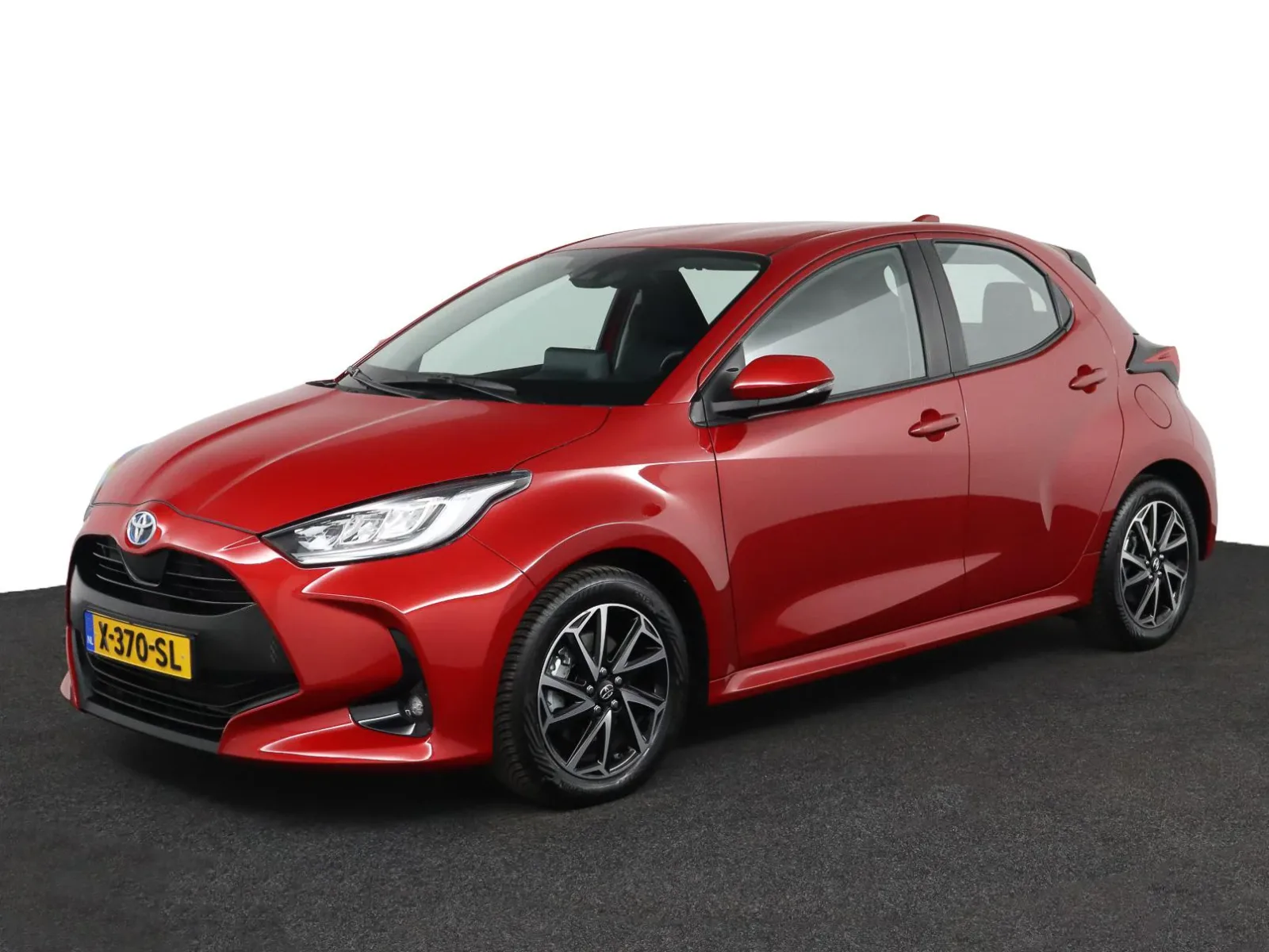Toyota Yaris (2024) — foto 1