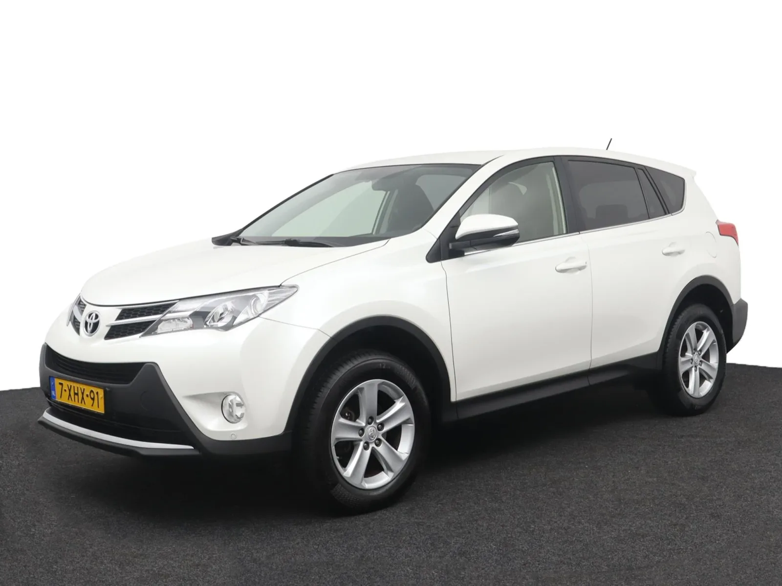 Toyota RAV4 (2014) — foto 1