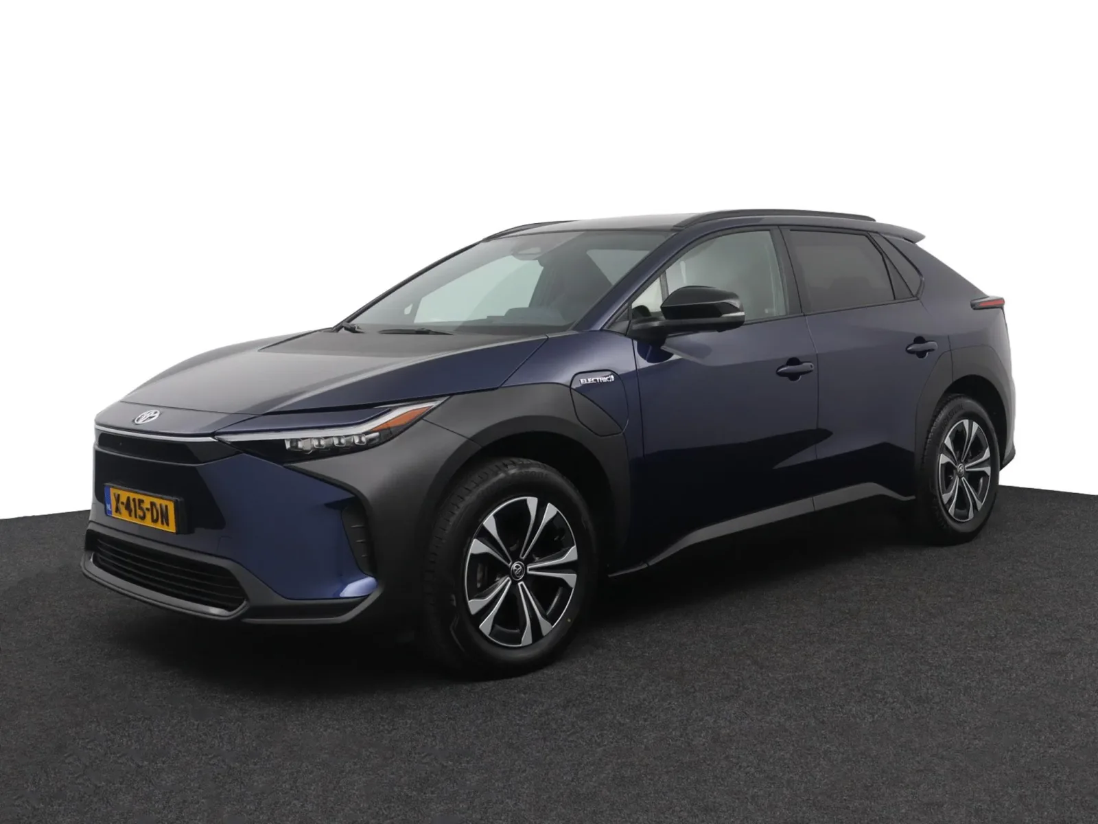 Toyota bZ4X (2023) — foto 1