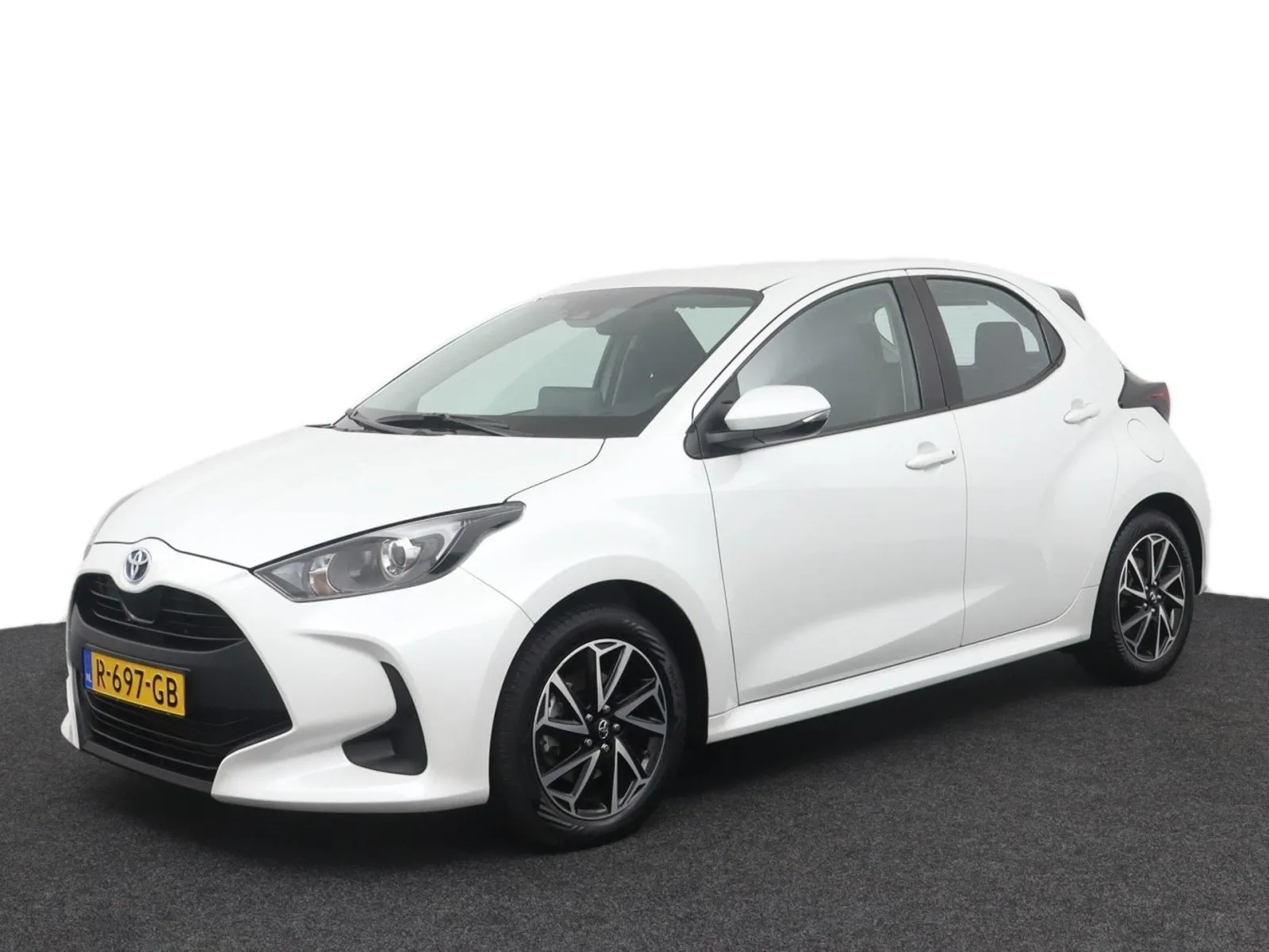 Toyota Yaris (2022) — foto 1