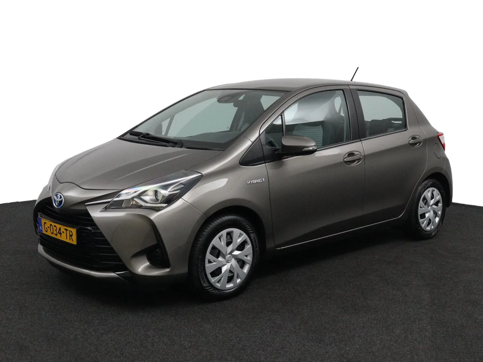 Toyota Yaris (2019) — foto 1