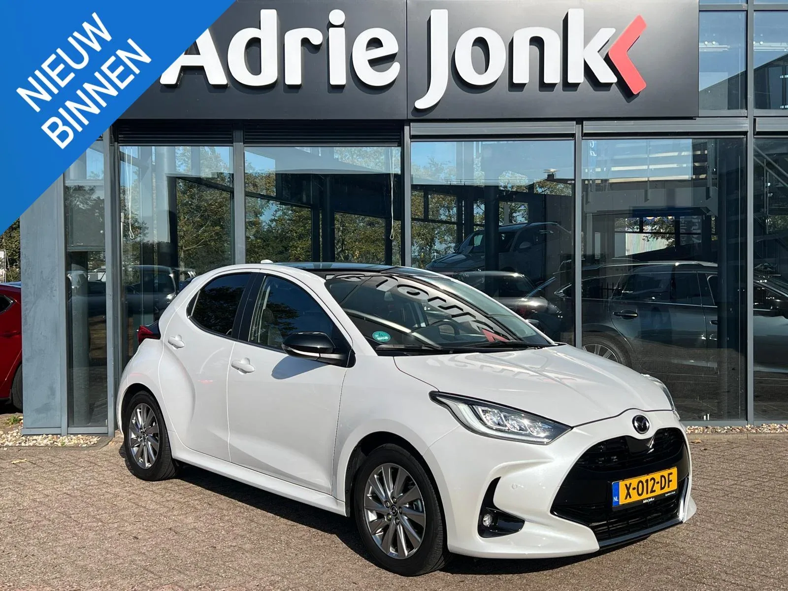 Mazda 2 Hybrid (2023) — foto 1