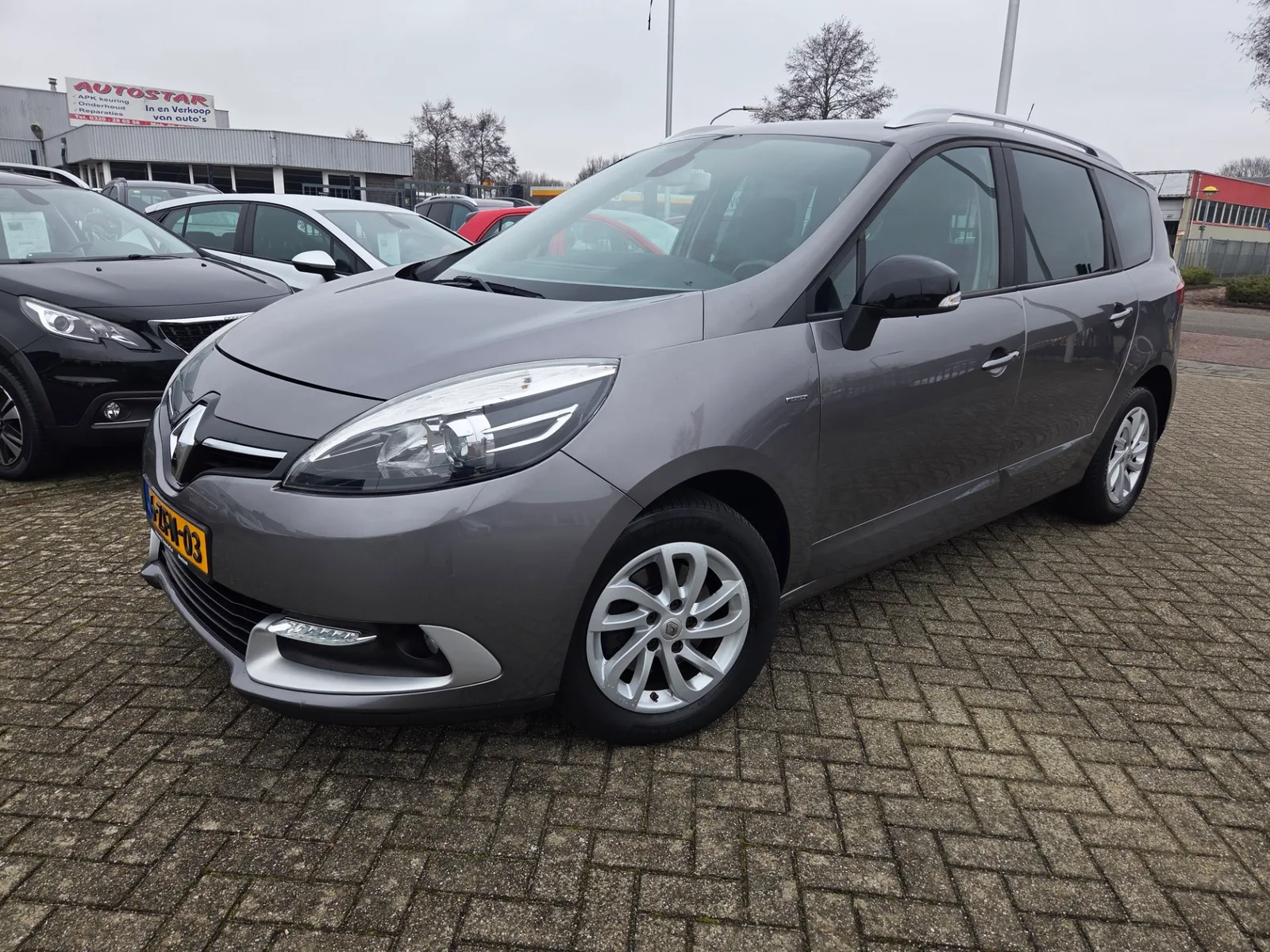Renault Grand Scénic (2015) — foto 1