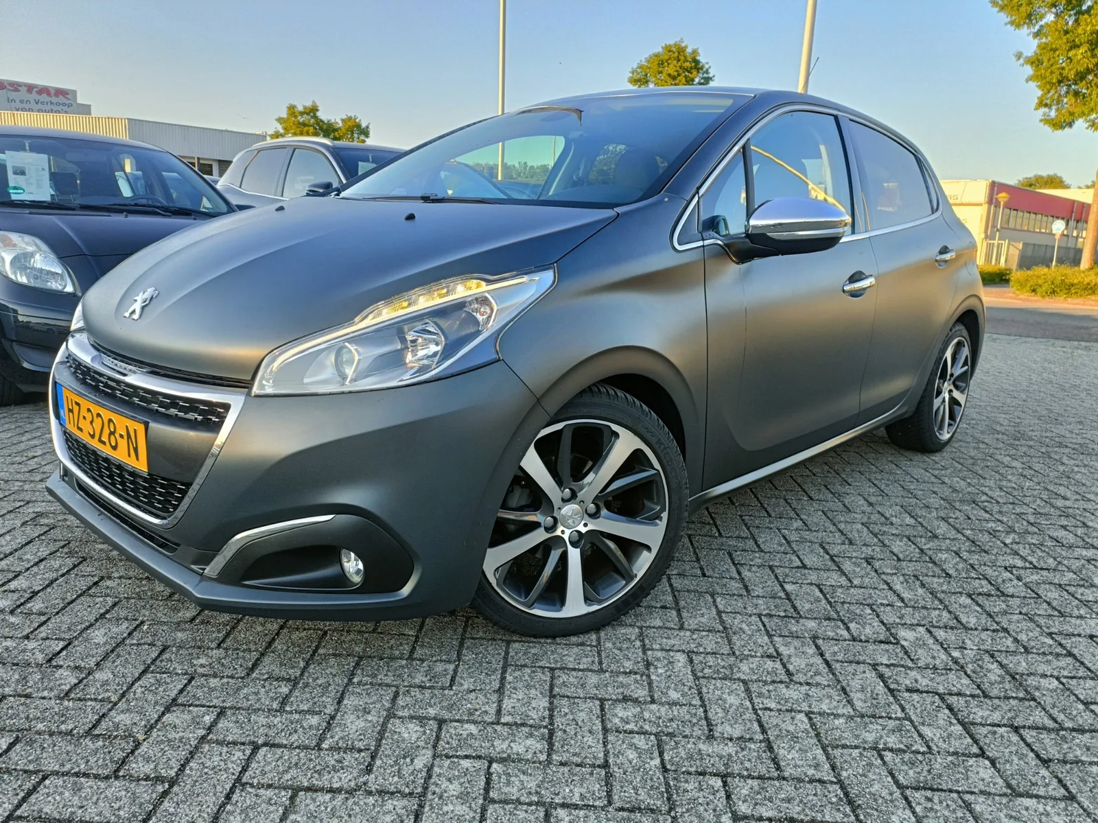 Peugeot 208 (2016) — foto 1