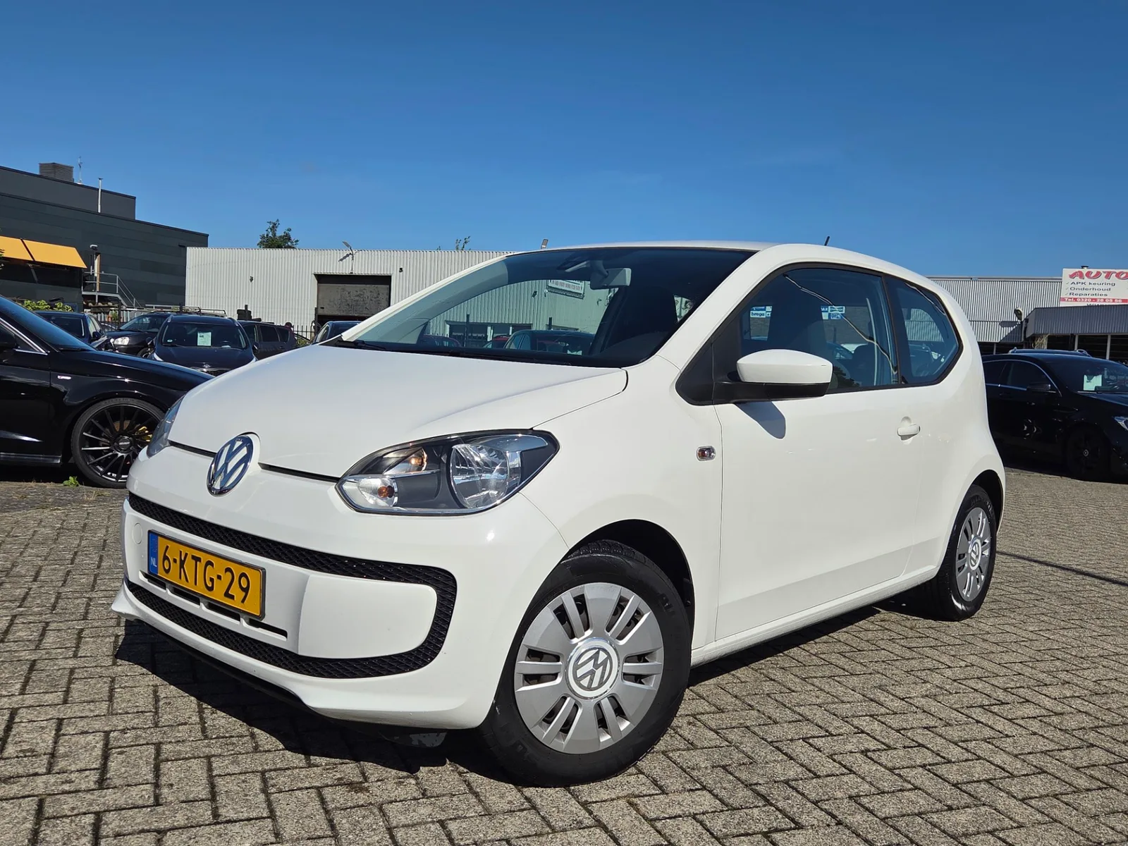 Volkswagen Up! (2013) — foto 1