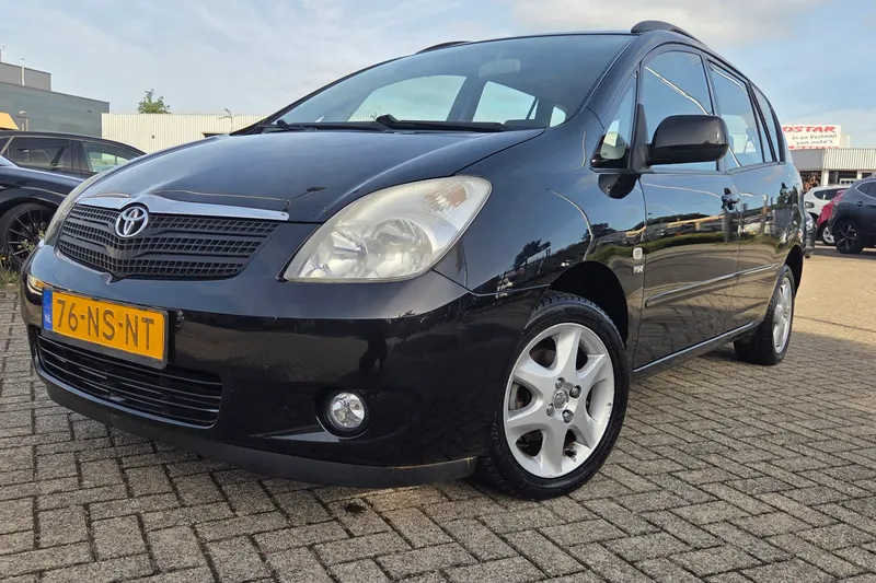 Toyota Corolla Verso (2004)