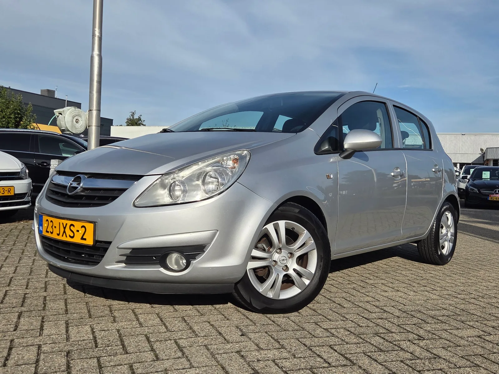 Opel Corsa (2009) — foto 1