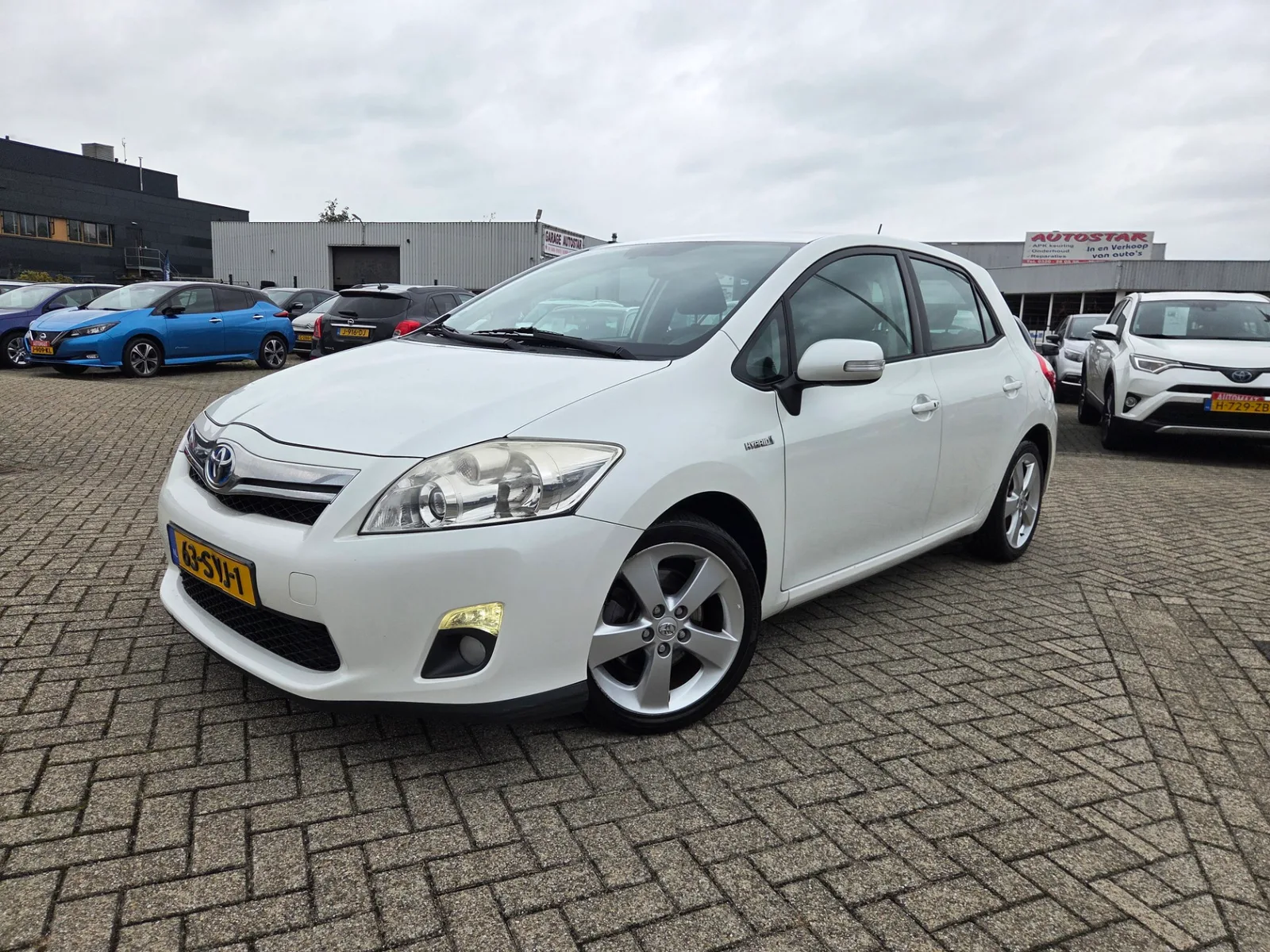 Toyota Auris (2011) — foto 1